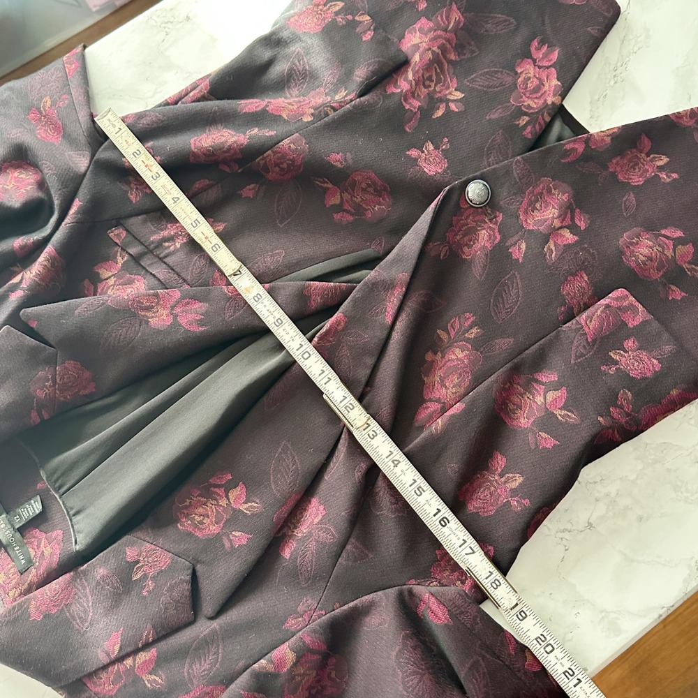 WHBM Burgundy Floral Rose Single Button Blazer Women's Size 12 gold crest button - Picture 11 of 14